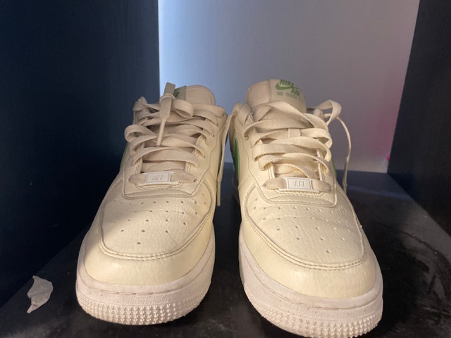 Nike Air Force 1 Women’s 7.5 Cream and Green - photo 2