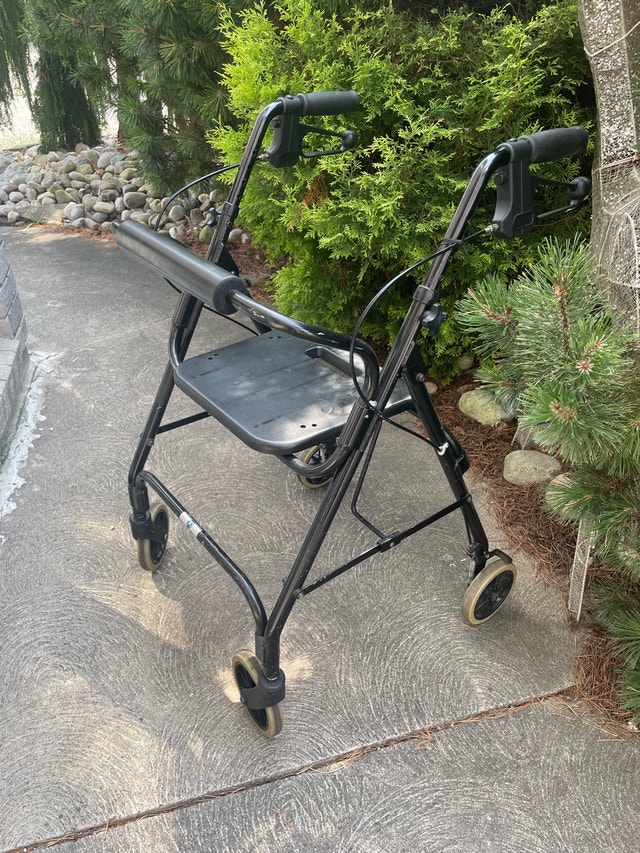 Rollator / Walker