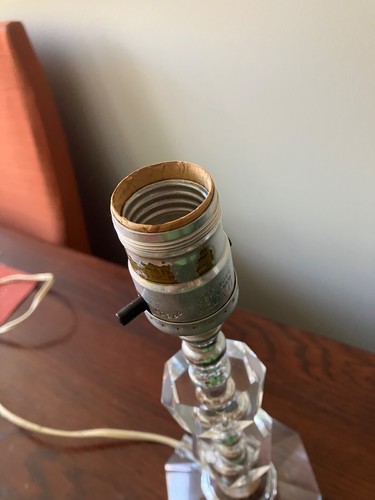 Vintage Leviton Crystal boudoir lamp - photo 3