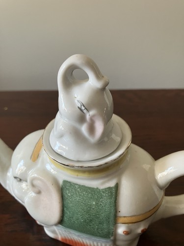 VTG Asian Elephant Teapot w/ Baby Elephant Lid Gold Trim - photo 2