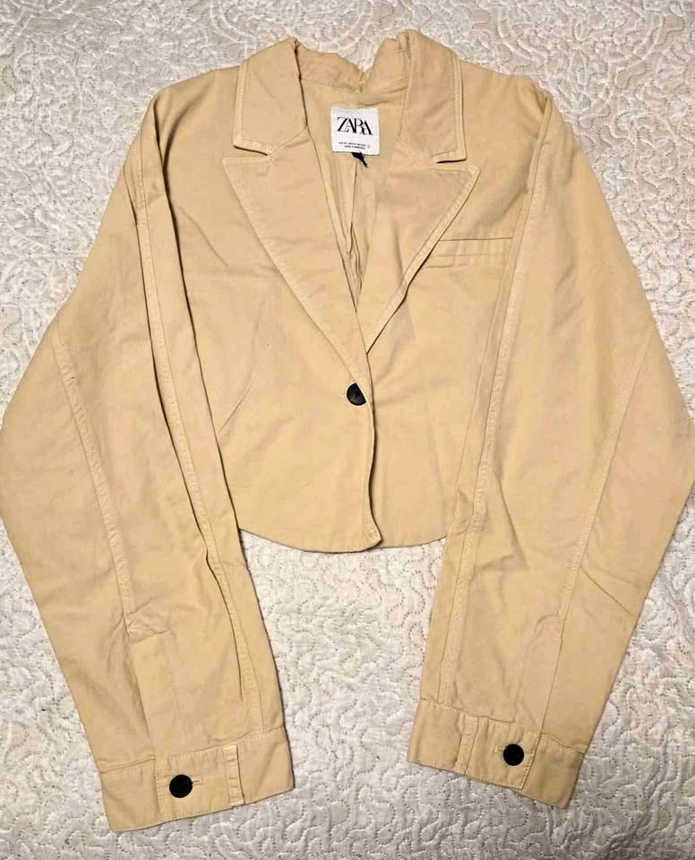 CROPPED BLAZER IN BUTTER YELLOW COLOUR WOMENS SIZE M
