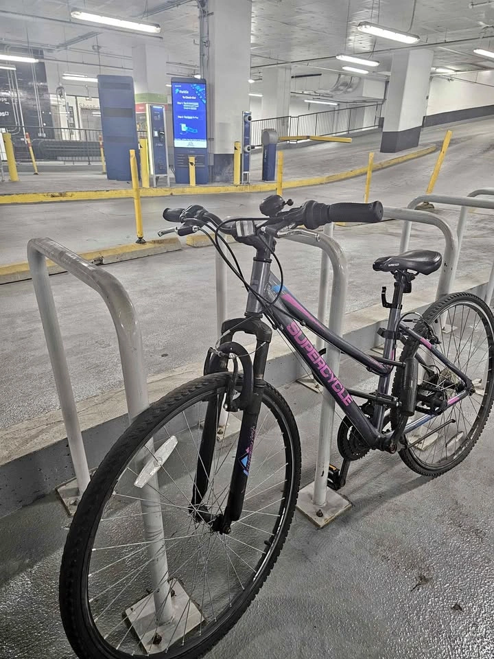Adult Bike 26" Front suspension