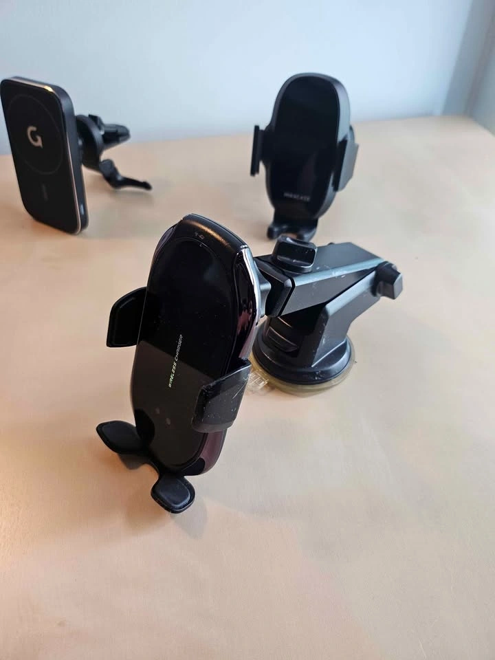 Phone holders for car - photo 2