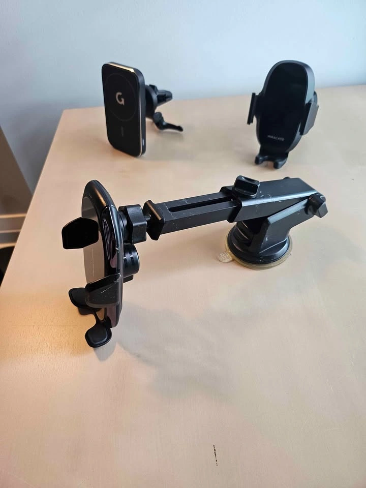 Phone holders for car - photo 3