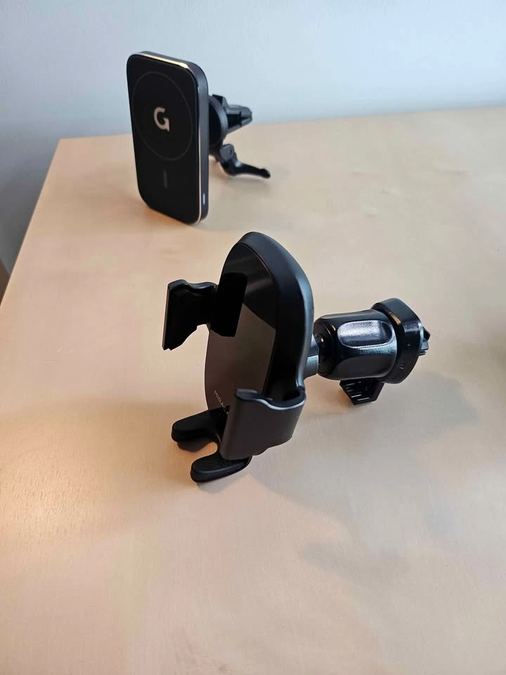 Phone holders for car - photo 4