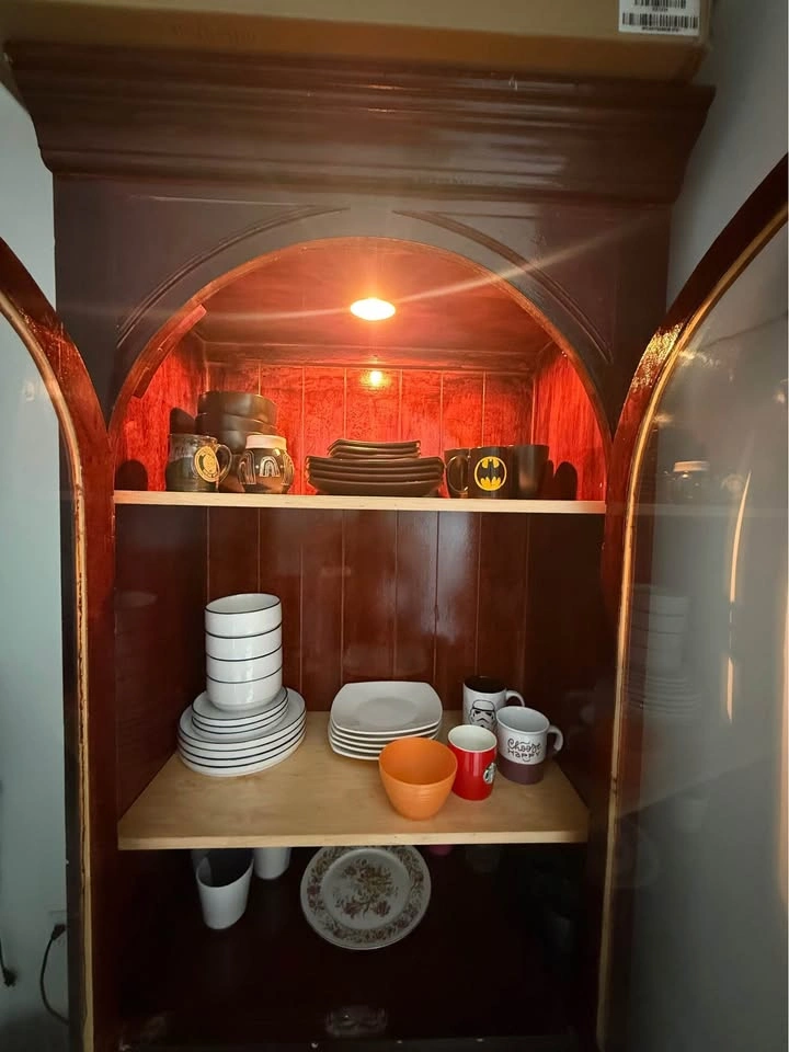 Vintage Wooden China Cabinet / Hutch - photo 3