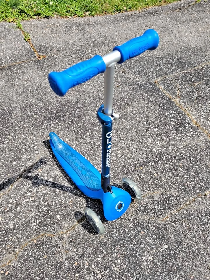 Globber Primo Foldable Scooter with light up wheels
