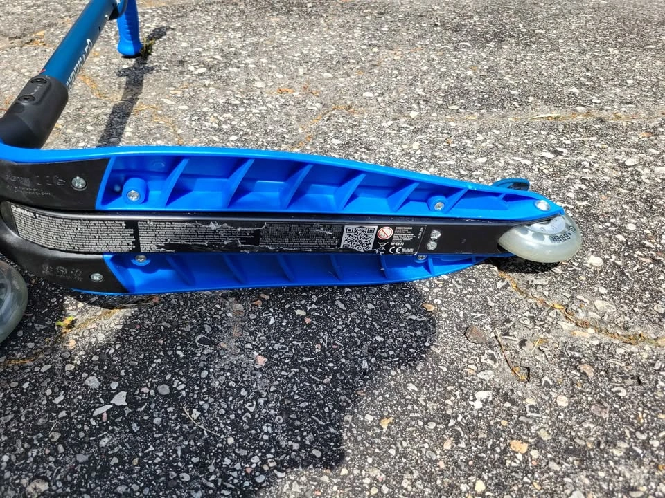 Globber Primo Foldable Scooter with light up wheels - photo 5