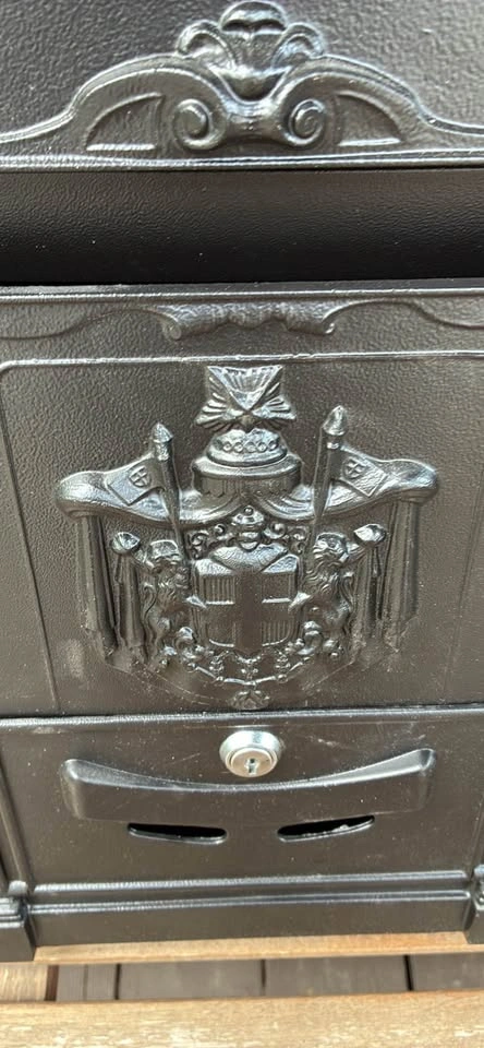 Metal mailbox - photo 2