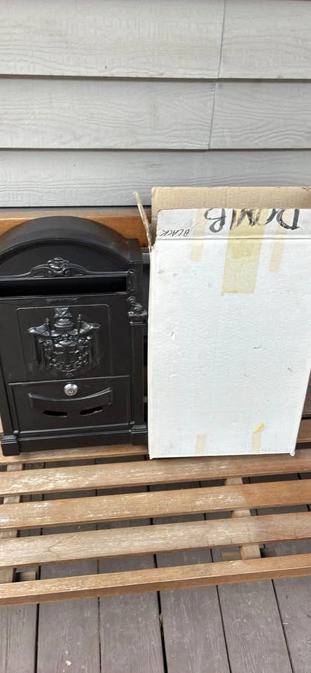 Metal mailbox - photo 3