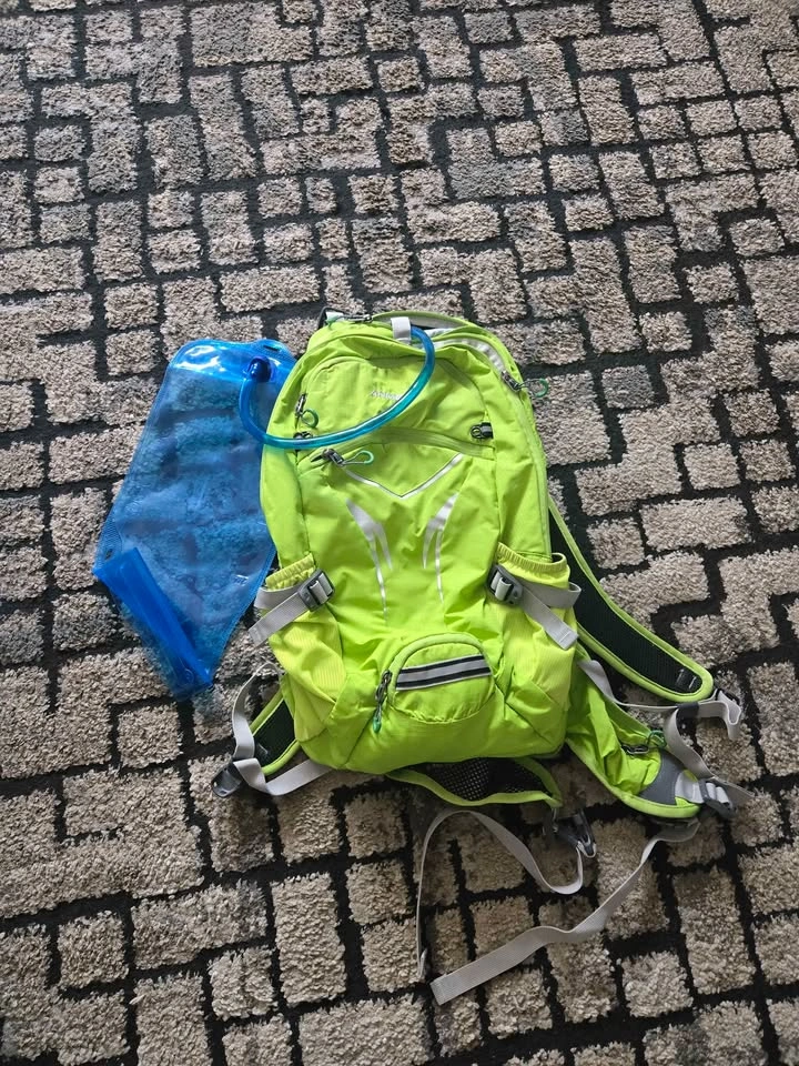 Running Hydration Backpack with Water Bladder - photo 3