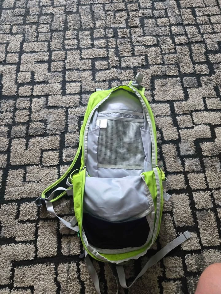 Running Hydration Backpack with Water Bladder - photo 4