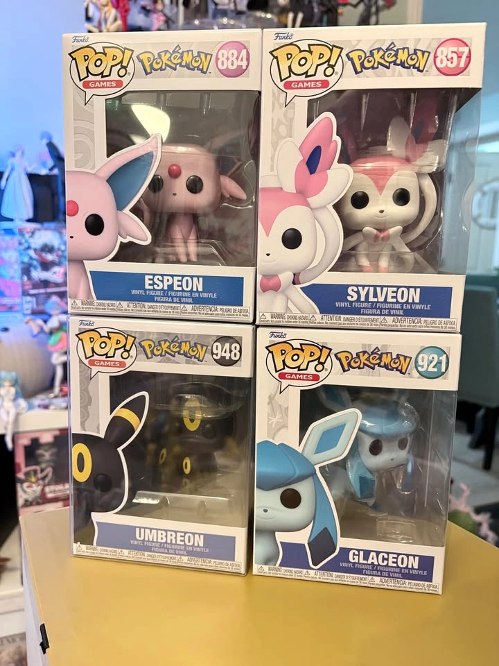 Set of 10 Eeveelution Funko Pops - photo 3