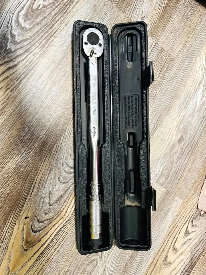 1/2-Inch Drive Click Torque Wrench - 20-150 foot-lb