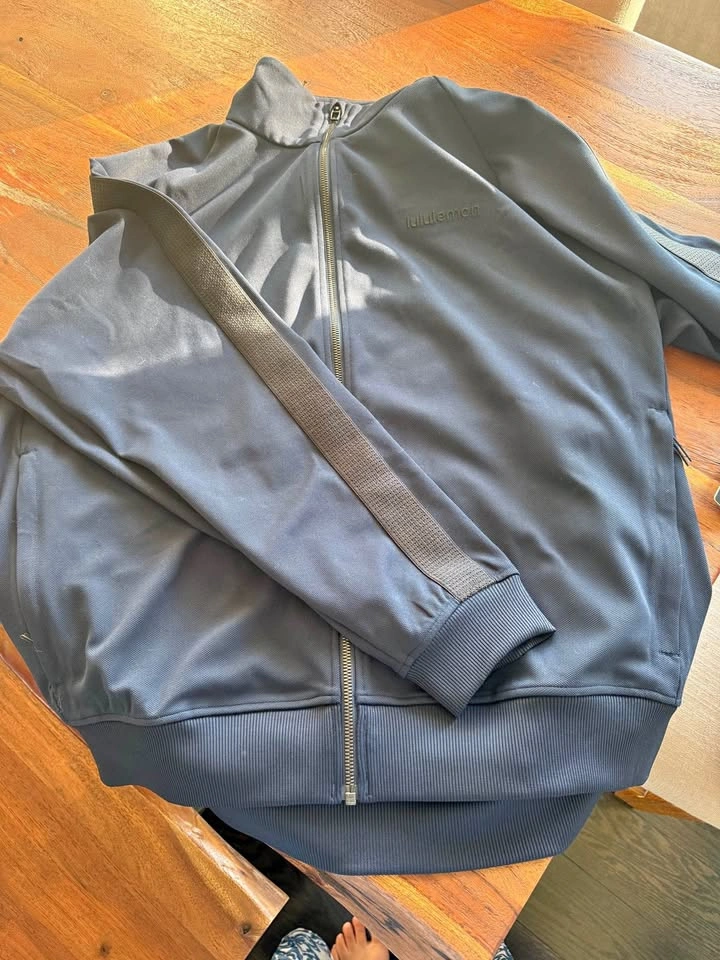 Lululemon men’s Jacket