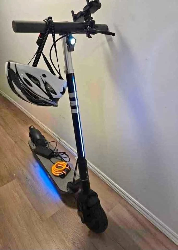 OKAI ES30 Plus Electric Scooter – As-Is (Rear Tire Puncture)