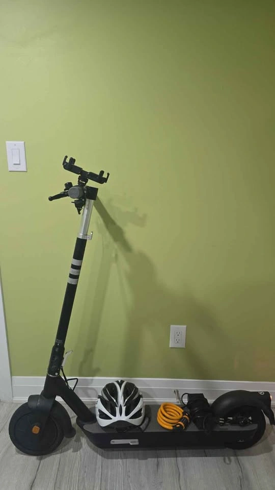 OKAI ES30 Plus Electric Scooter – As-Is (Rear Tire Puncture) - photo 5
