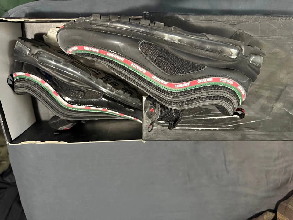 Nike Air Max 97 undefeated