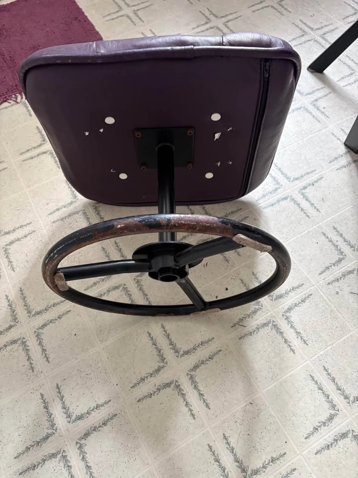 Tufted Swivel Ottoman - photo 4