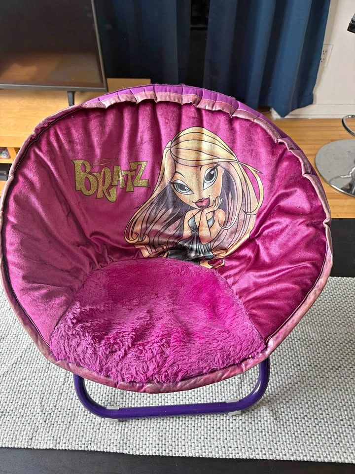 Bratz Folding Saucer Chair