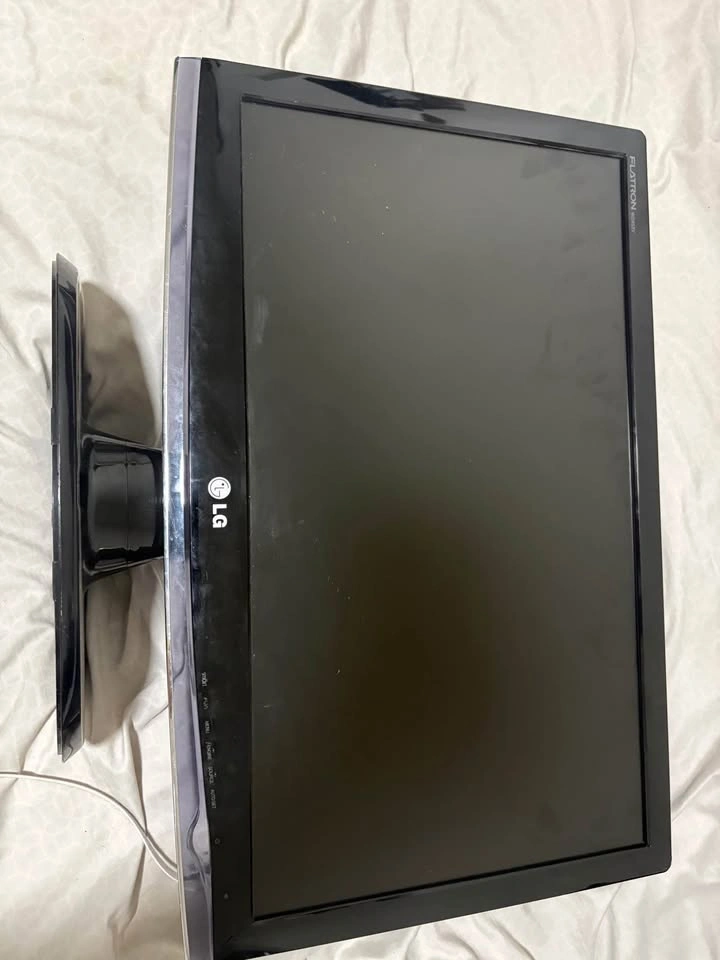 LG Flatron W2453V Monitor - photo 2