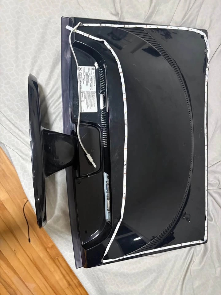 LG Flatron W2453V Monitor - photo 3
