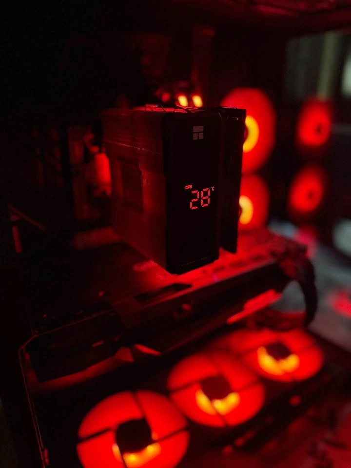 Premium Gaming PC | RTX 3080 - i7 10700k - 32GB - 1TB NVMe SSD - photo 3