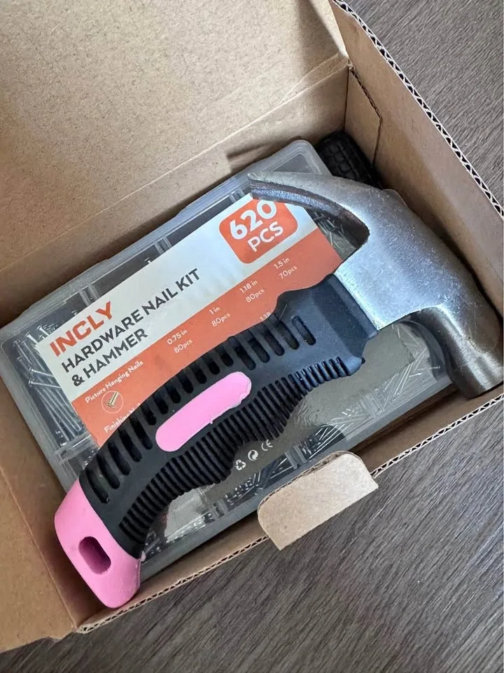 Small hammer and nails set
