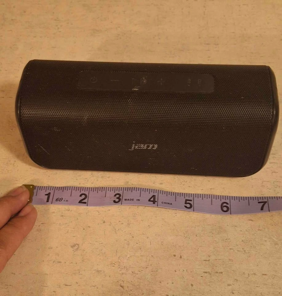 Rechargeable Bluetooth speaker - photo 2