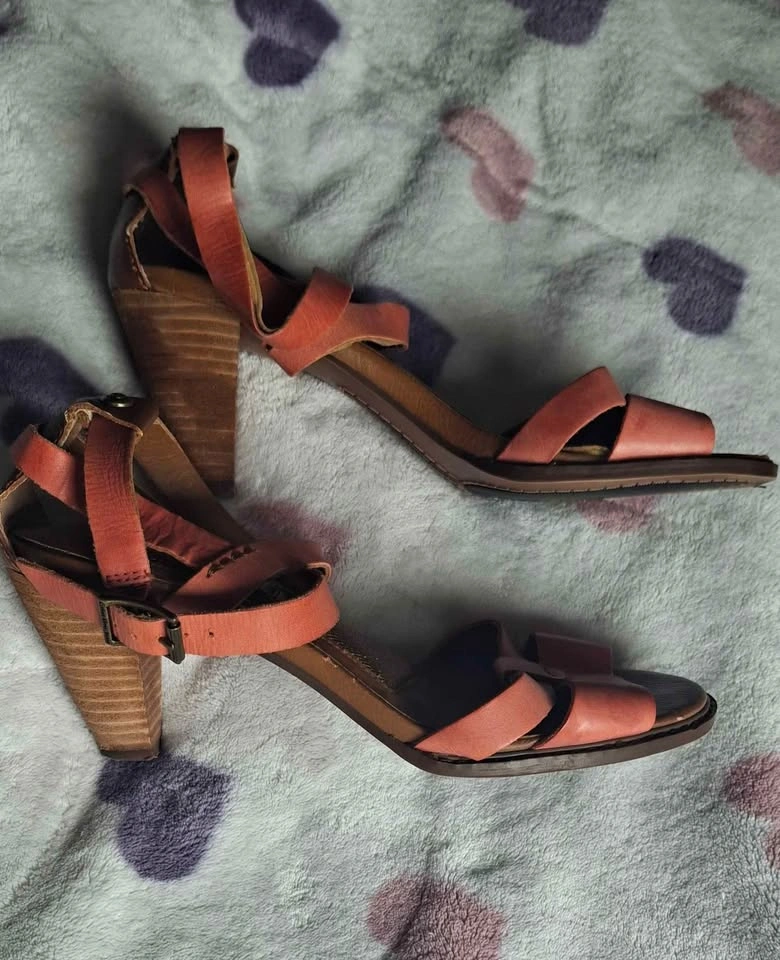 Strappy pink sandal - photo 2