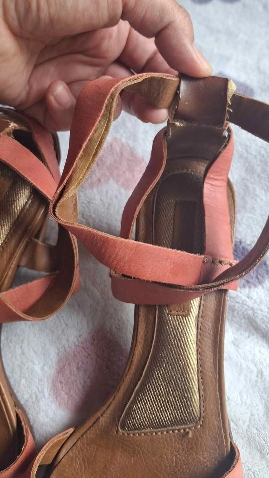 Strappy pink sandal - photo 4