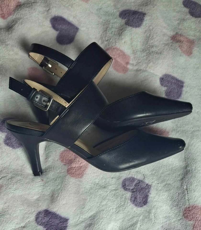 Black pumps - photo 2