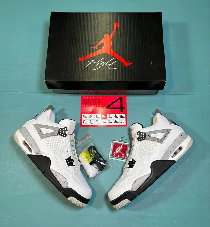 Air Jordan 4 - photo 2