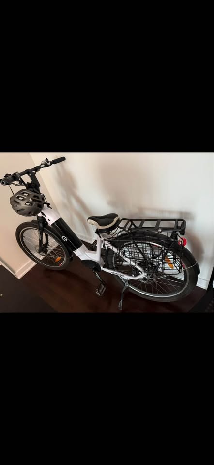 Electric bike - downtown Toronto - photo 2