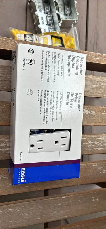Eagle Electric Decorator Grounding Duplex Receptacles