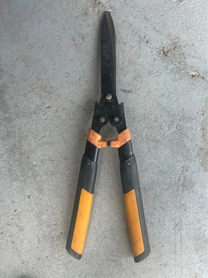 Fiskars HS551 PowerGear2 Hedge Shears - photo 3