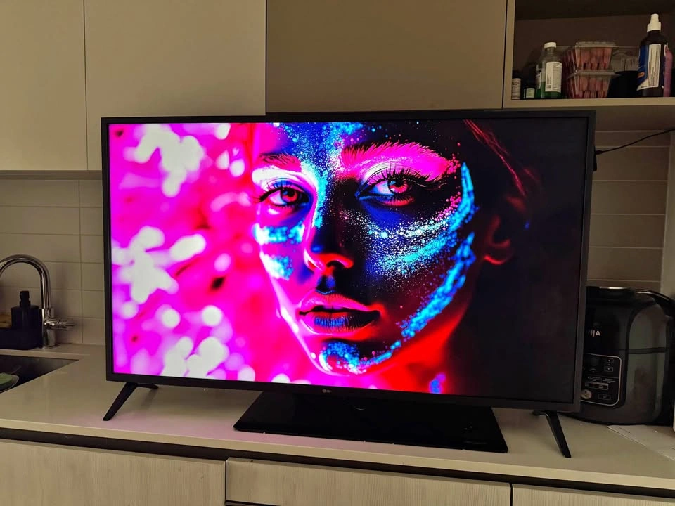 LG 50” 4K Smart TV – Excellent Condition