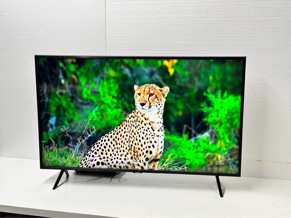 Samsung 43” QLED 4K Smart TV in excellent condition.