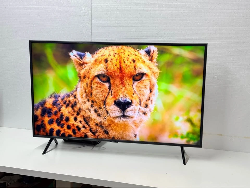 Samsung 43” QLED 4K Smart TV in excellent condition. - photo 5