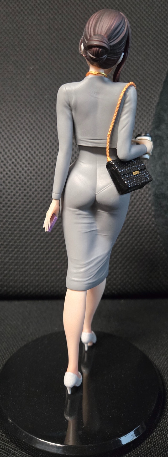 21cm PVC Figure – Dongtan Misi (Office Lady) Display Figure - photo 2
