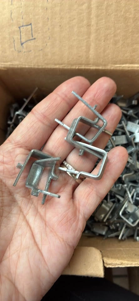 Iberville S-2-EP Cable Staples – $10 (Opened Box) - photo 3