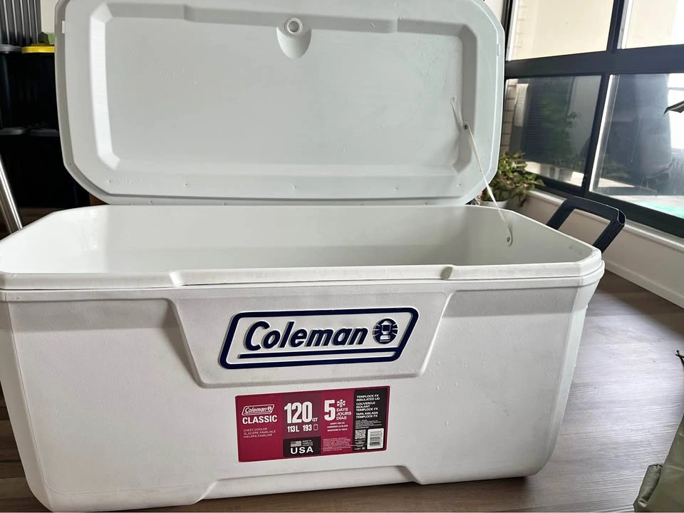 Coleman Classic 120-Quart Cooler – 113 L Heavy-Duty Ice Chest