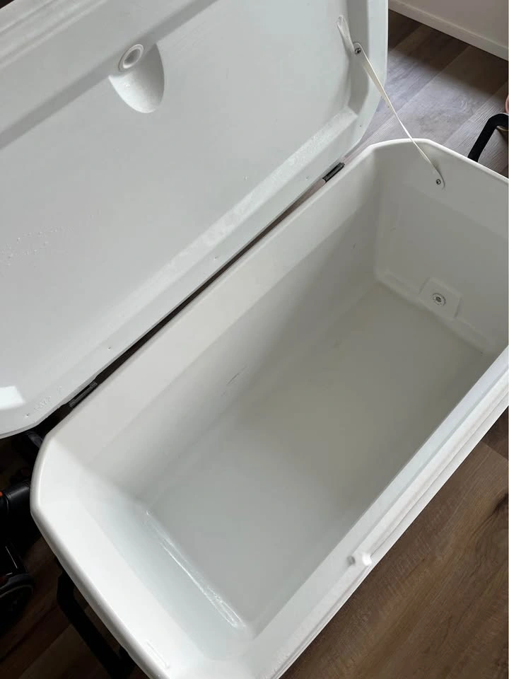 Coleman Classic 120-Quart Cooler – 113 L Heavy-Duty Ice Chest - photo 3