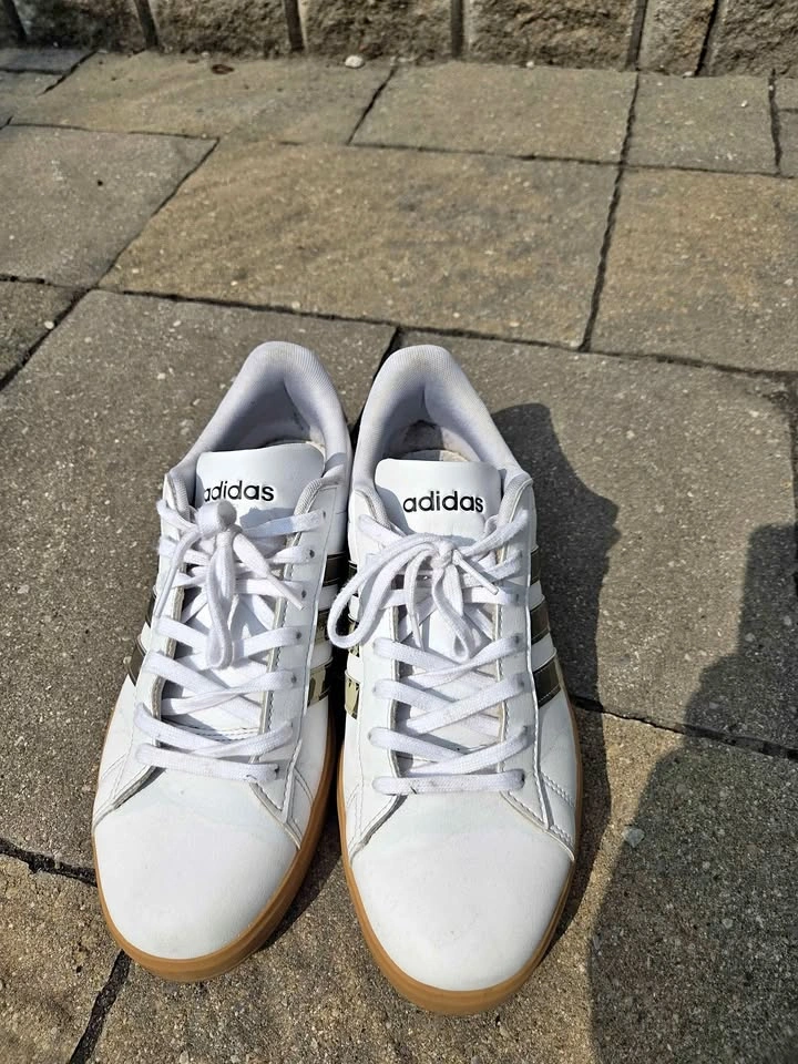 Adidas Grandcourt 2.0 - US 10