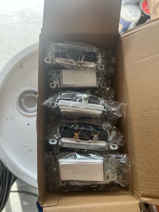 Leviton Decora Rocker Light Switches