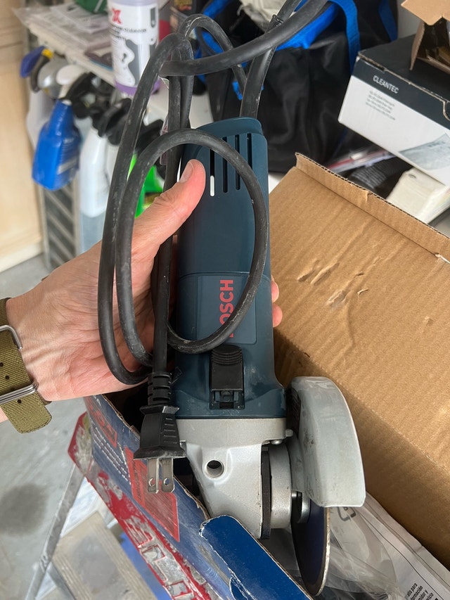 Bosch 1375A 4-1/2 Inch Angle Grinder - photo 3