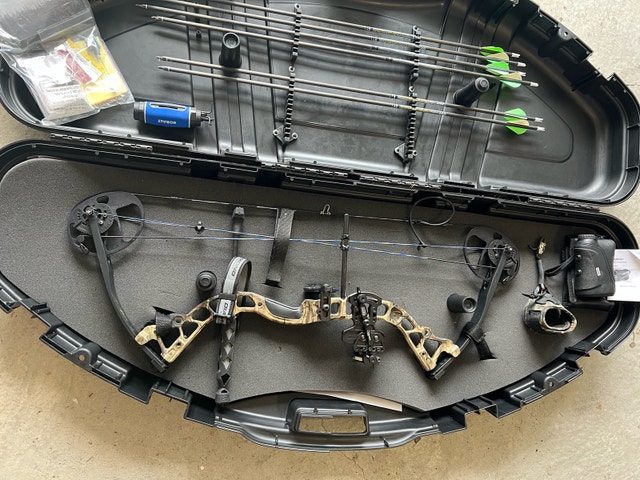 Diamond Archery Hawk Compound Bow Package - photo 2