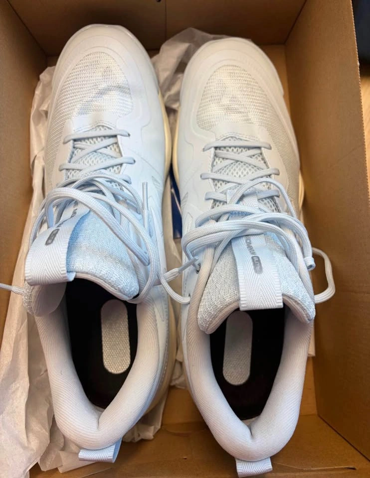 BRAND NEW Mizuno wave momentum elite - photo 3