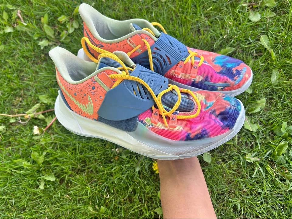 KYRIE 3 low “tie dye” (size 12)
