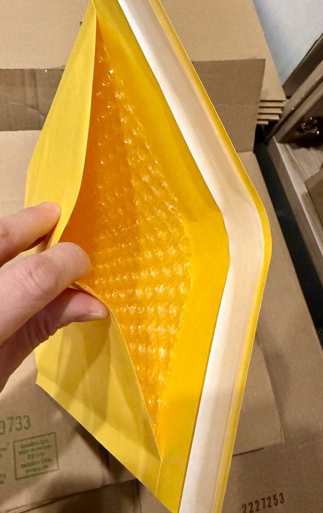 Bubble envelops - photo 3